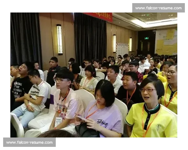 《激情四溢的歌声与奋力拼搏的背后记一次难忘的合唱比赛》 《激情四溢的歌声与奋力拼搏的背后记一次难忘的合唱比赛》